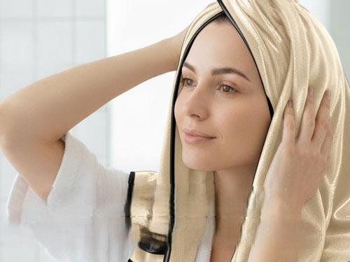 髪にやさしい「つるりんタオル」